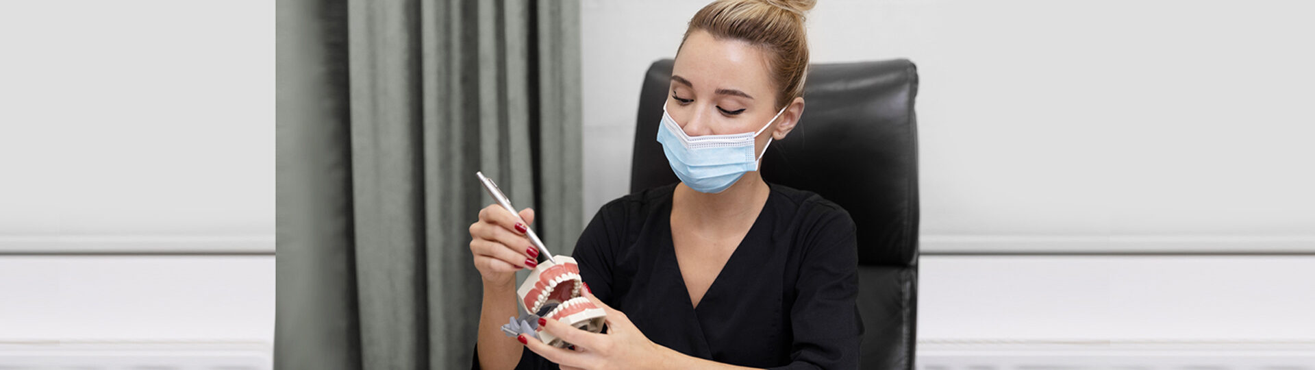 Is it Better to Get Full Dentures or Partials?